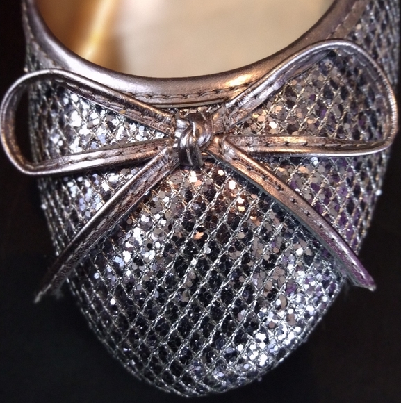 Steve Madden Pewter Bow Sequins Flat - Picture 3 of 8